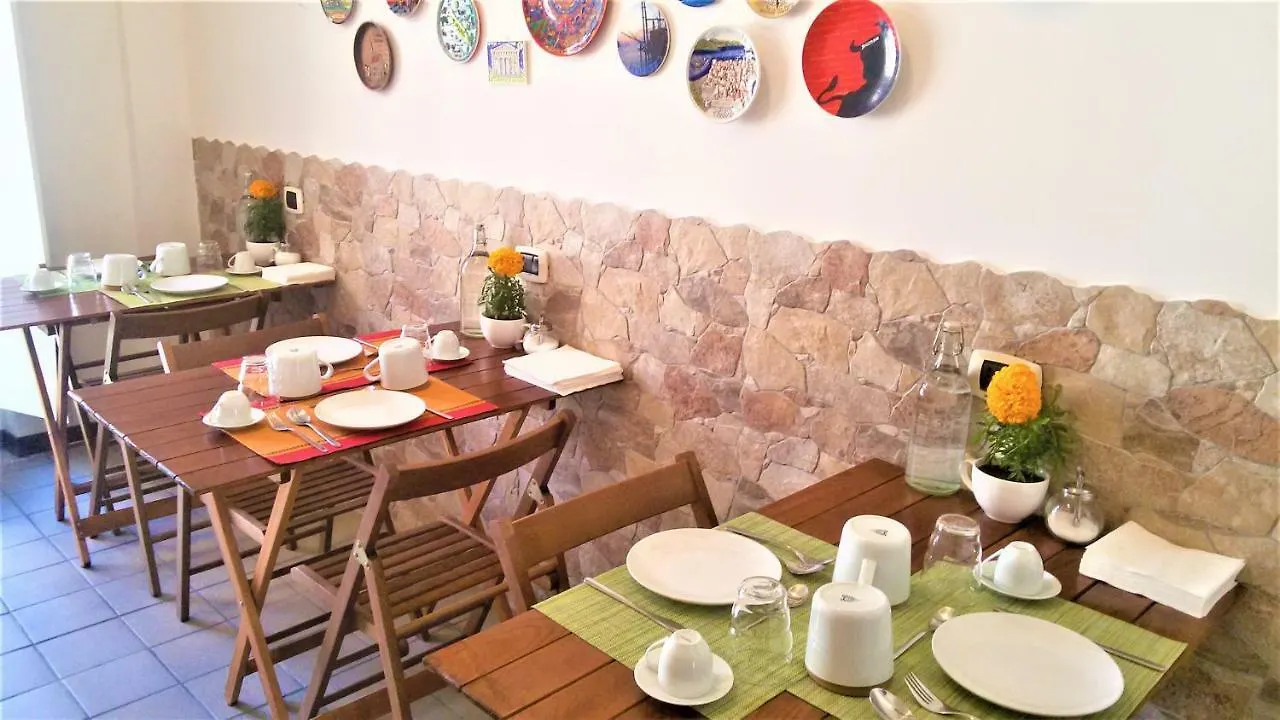 ***  Aduepassi Bed & Breakfast Naples Italy