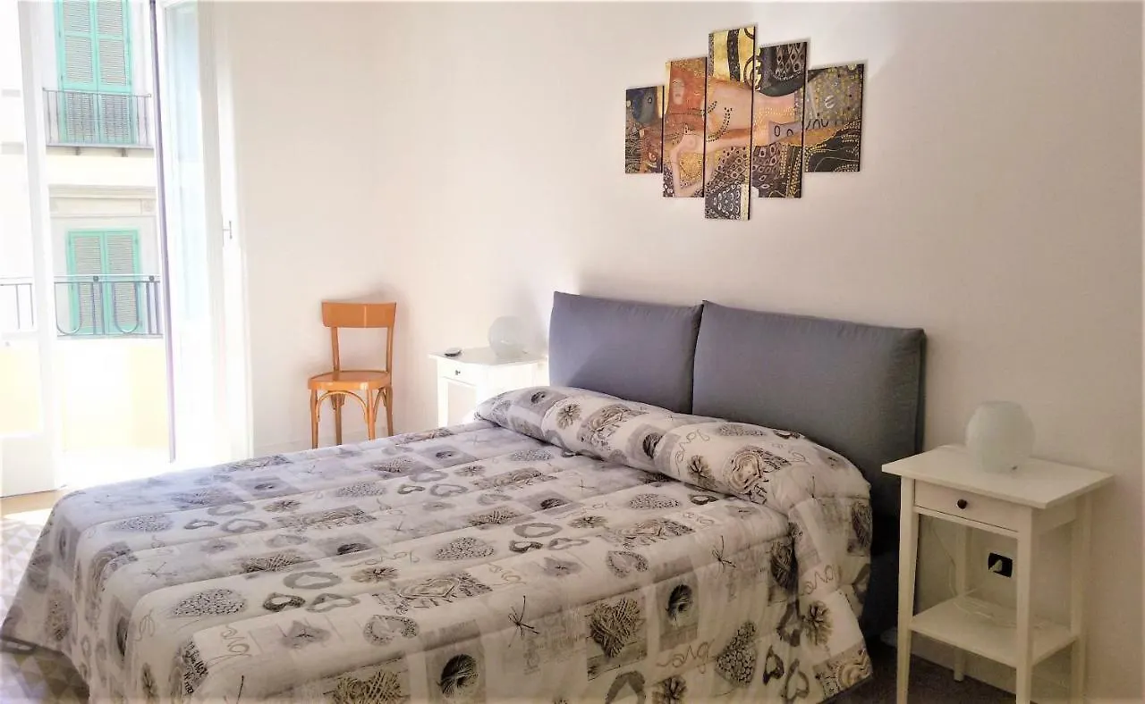 Aduepassi Bed & Breakfast Naples 3*,